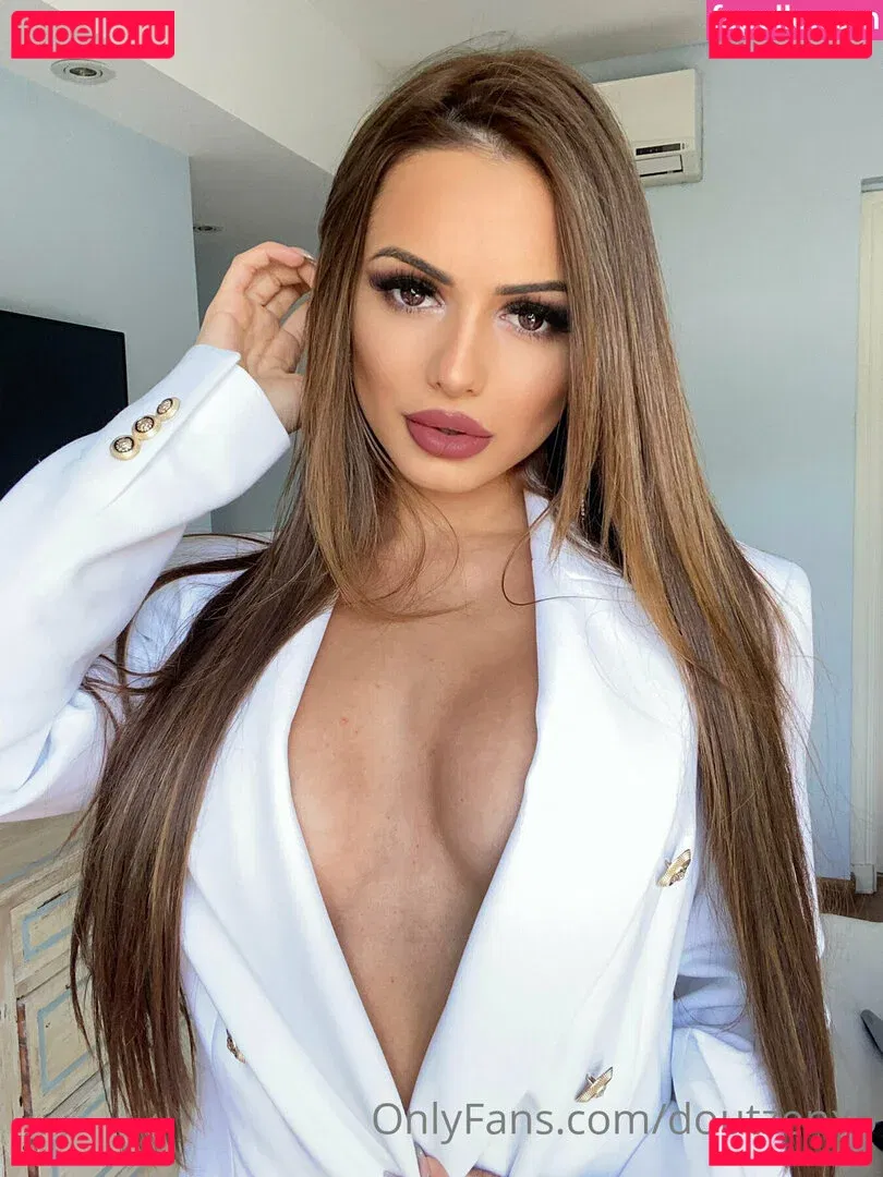 doutzenxo Onlyfans Photo Gallery 