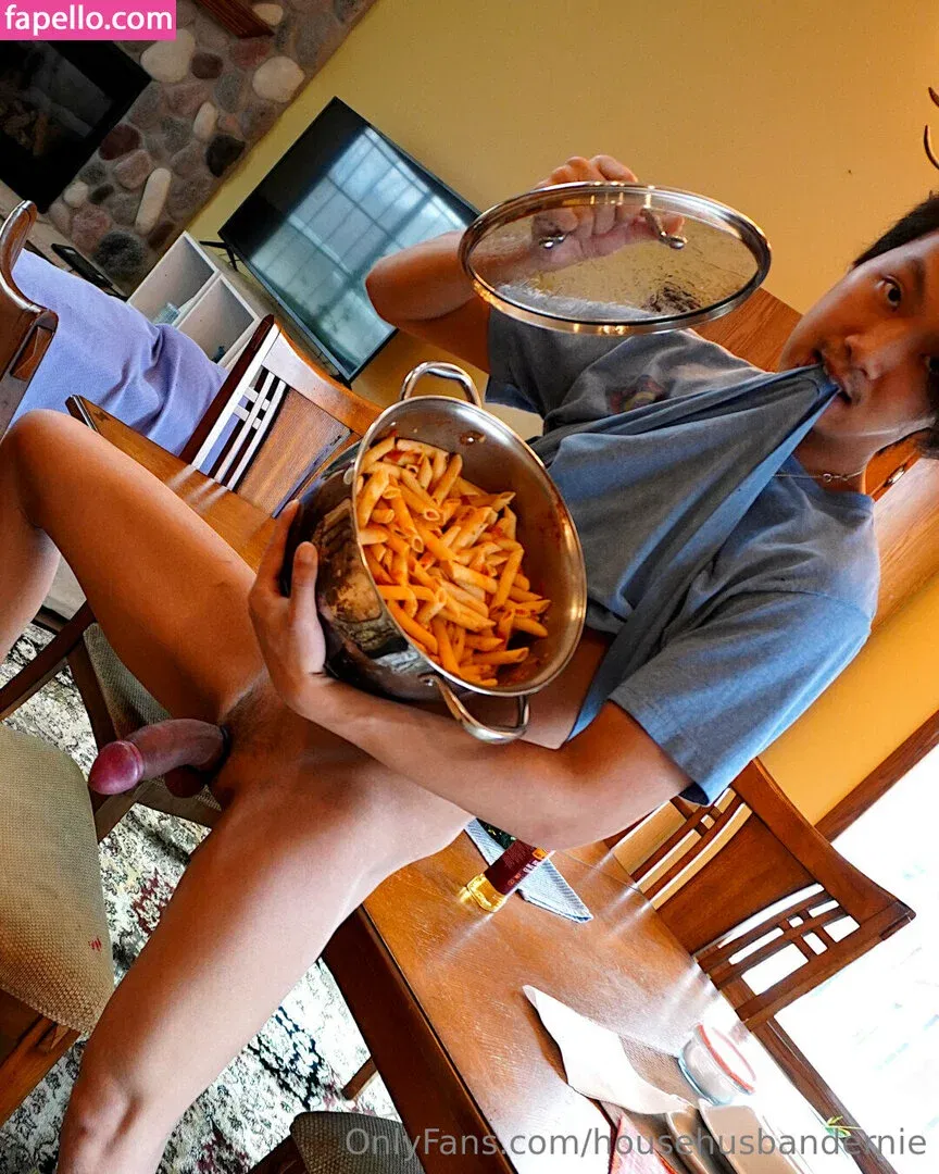 househusbandernie Onlyfans Photo Gallery 