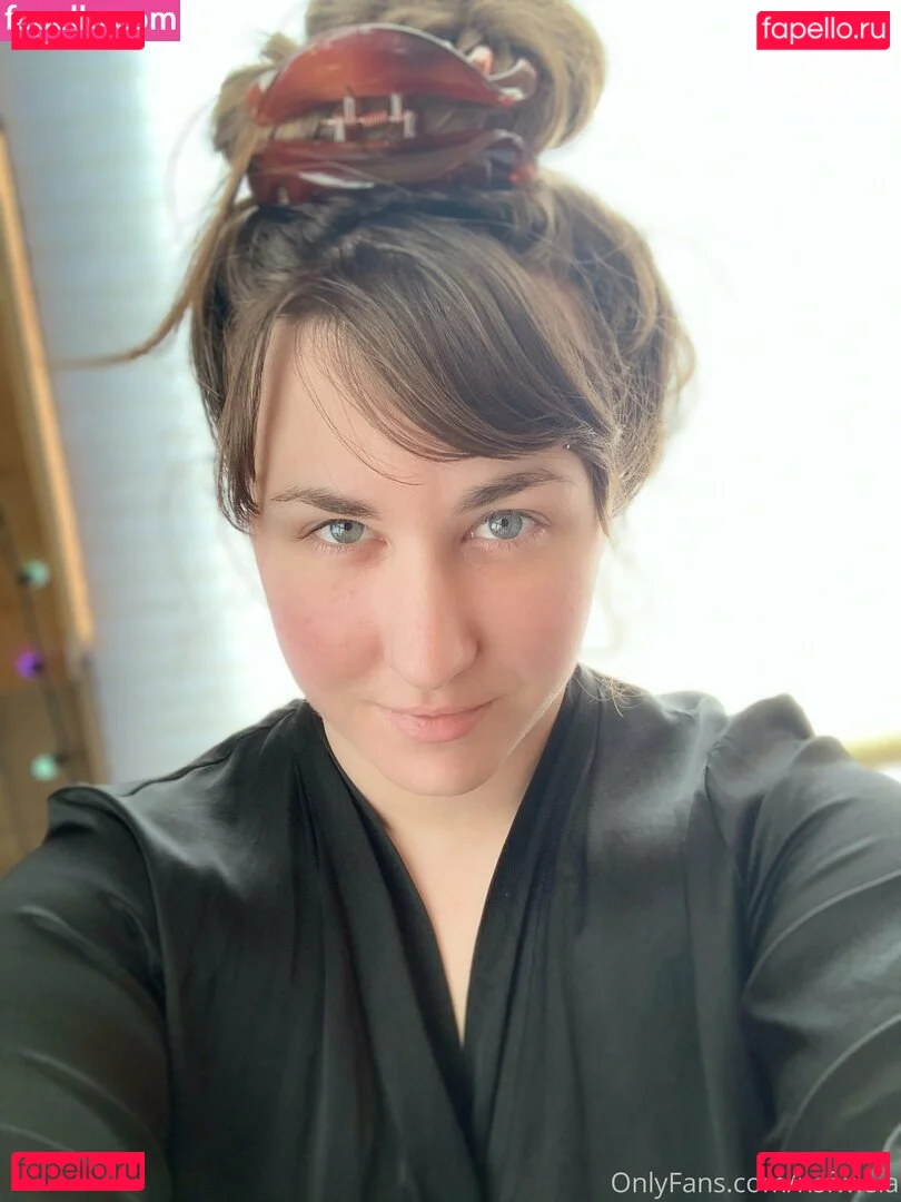 NSFWLeia Onlyfans Photo Gallery 