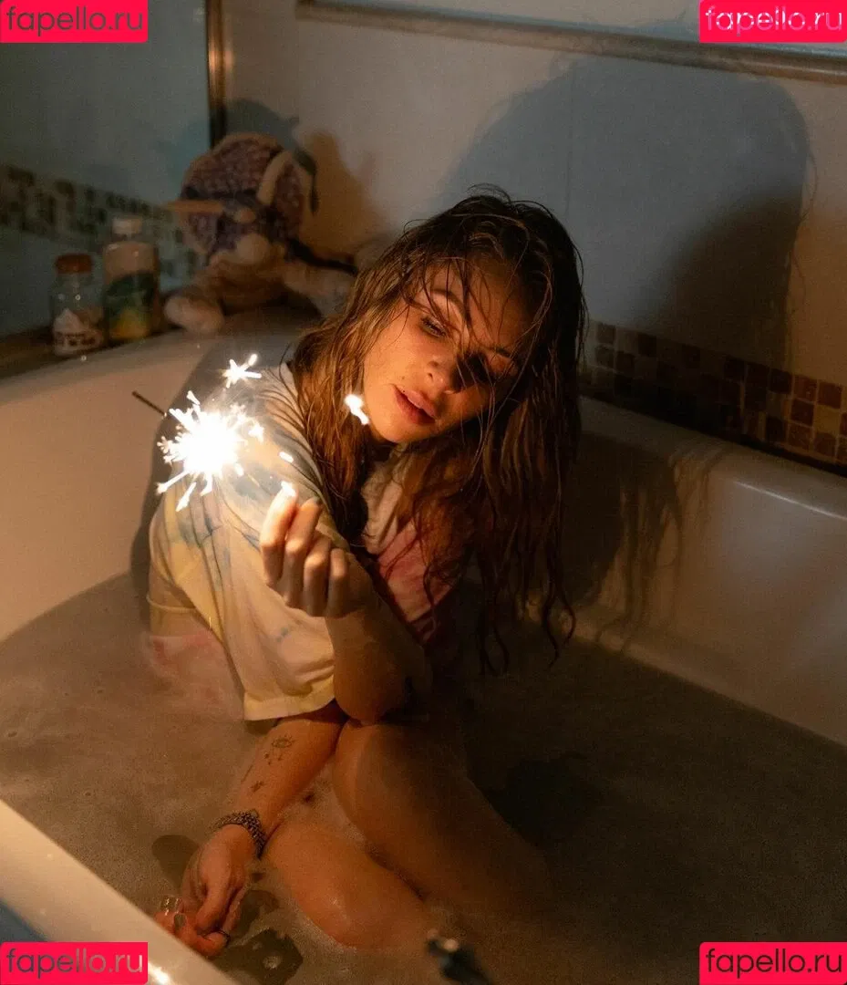 Alison Wonderland Onlyfans Photo Gallery 