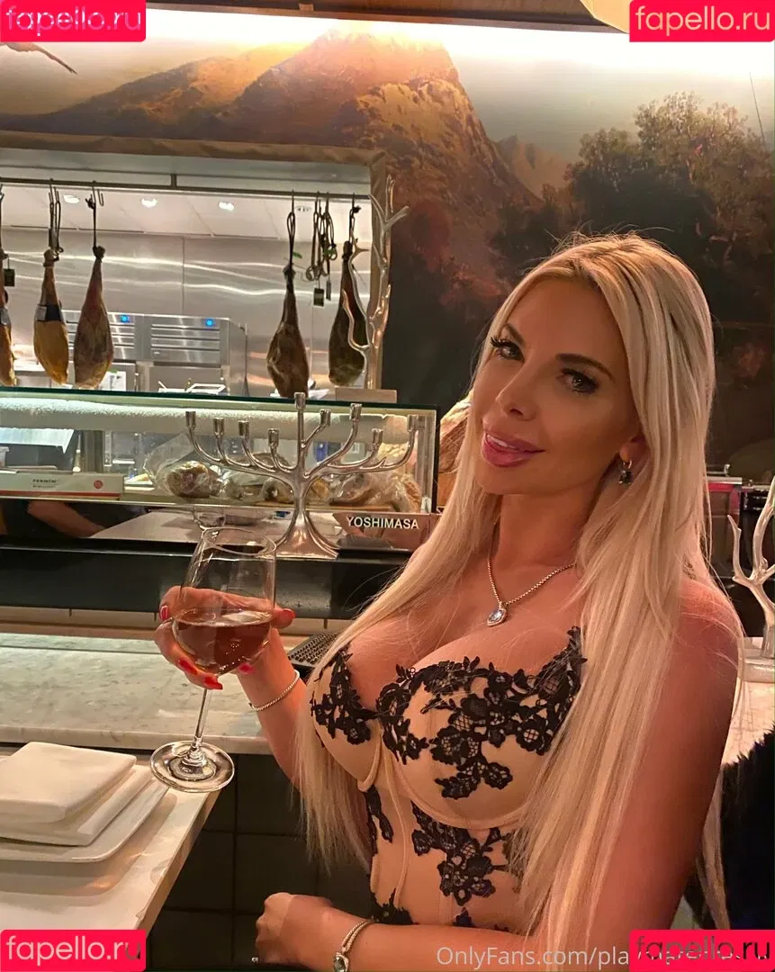 playmatepressly Onlyfans Photo Gallery 