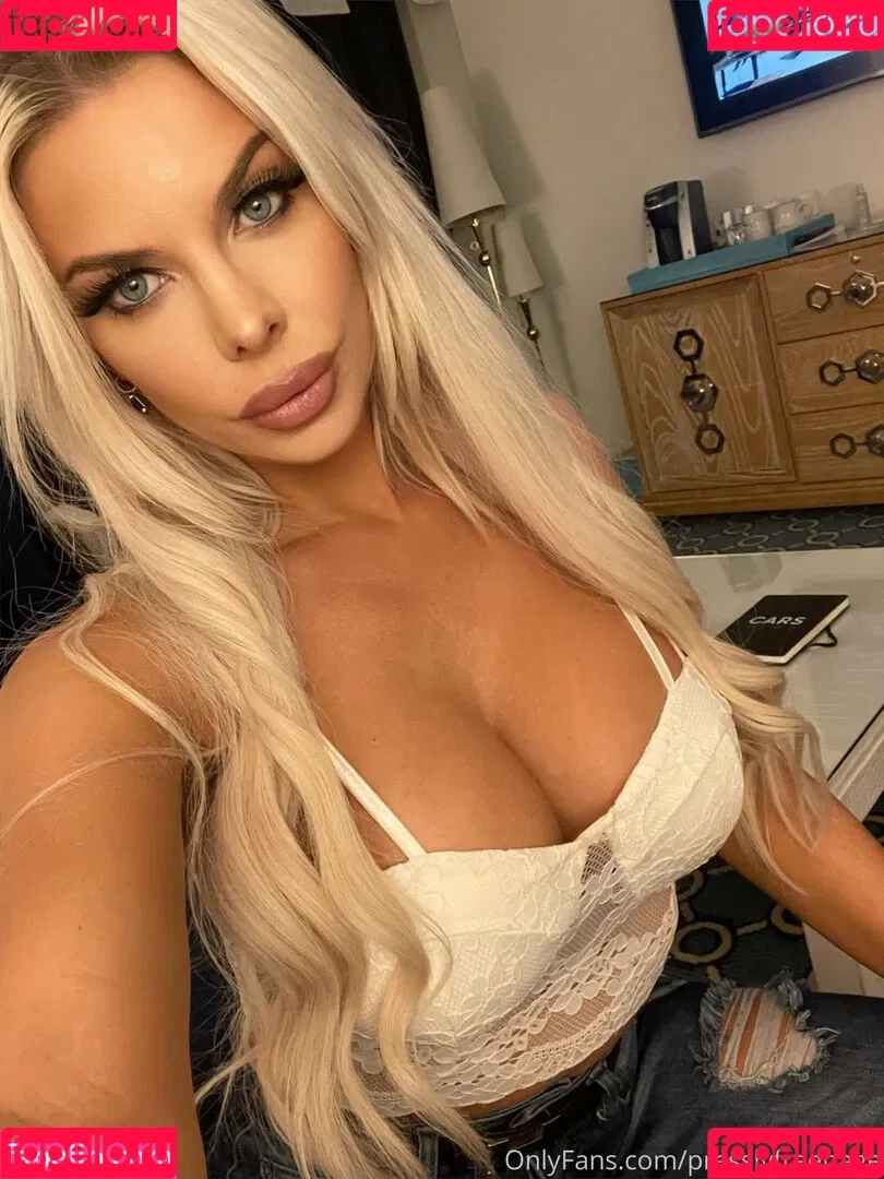 playmatepressly Onlyfans Photo Gallery 