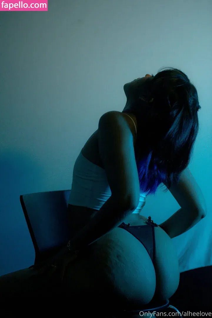 alheelove Onlyfans Photo Gallery 