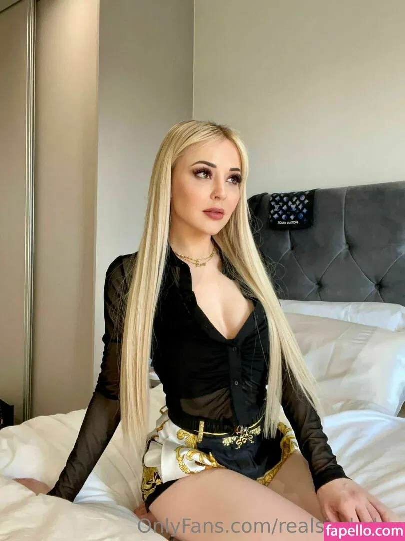 realsindyday Onlyfans Photo Gallery 