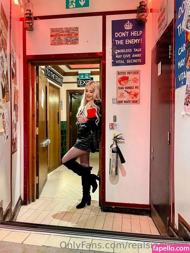 realsindyday Onlyfans Photo Gallery 