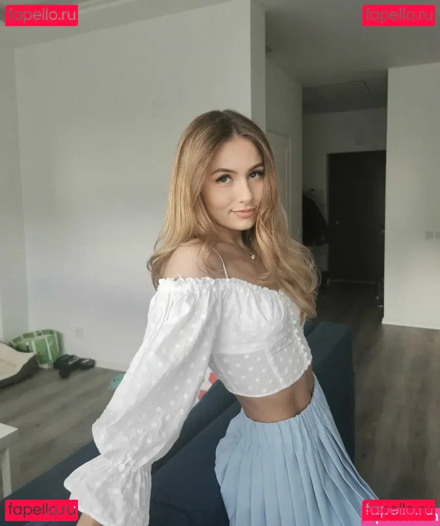 itsSky Onlyfans Photo Gallery 