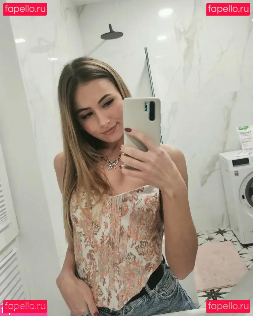 itsSky Onlyfans Photo Gallery 