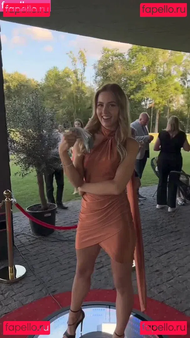 itsSky Onlyfans Photo Gallery 