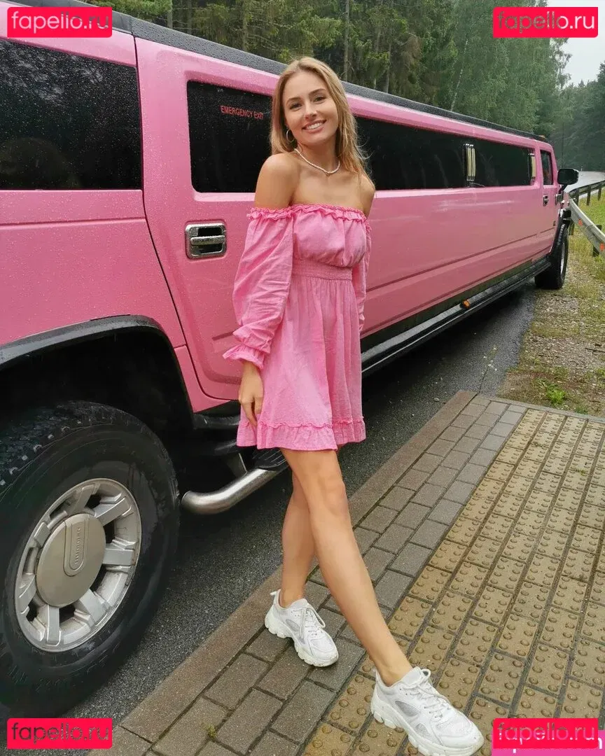 itsSky Onlyfans Photo Gallery 