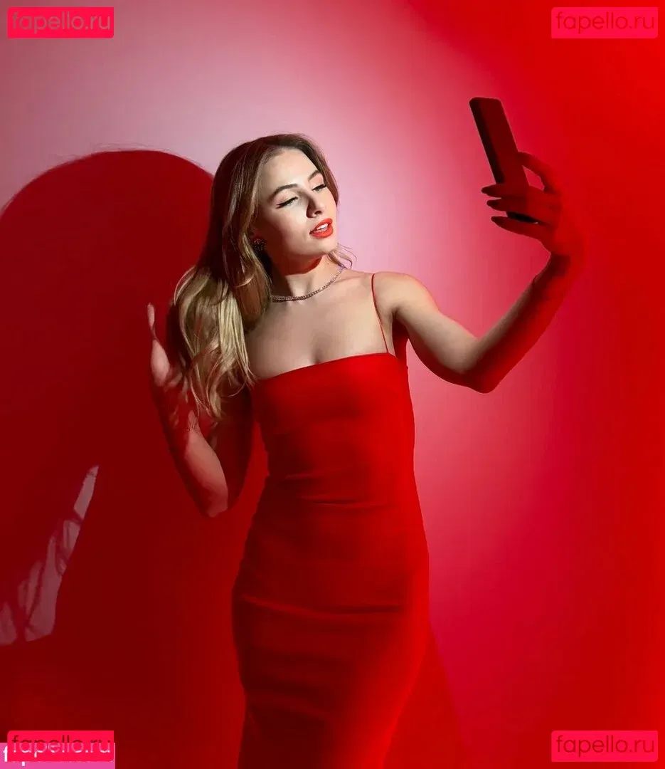 itsSky Onlyfans Photo Gallery 