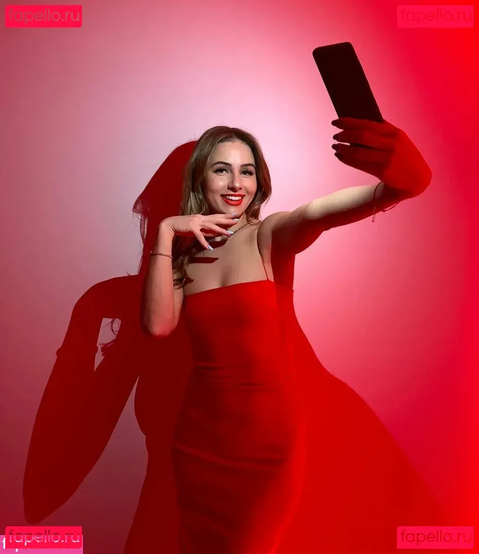 itsSky Onlyfans Photo Gallery 