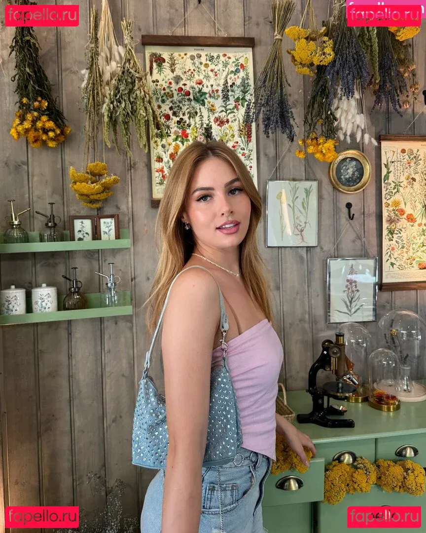 itsSky Onlyfans Photo Gallery 