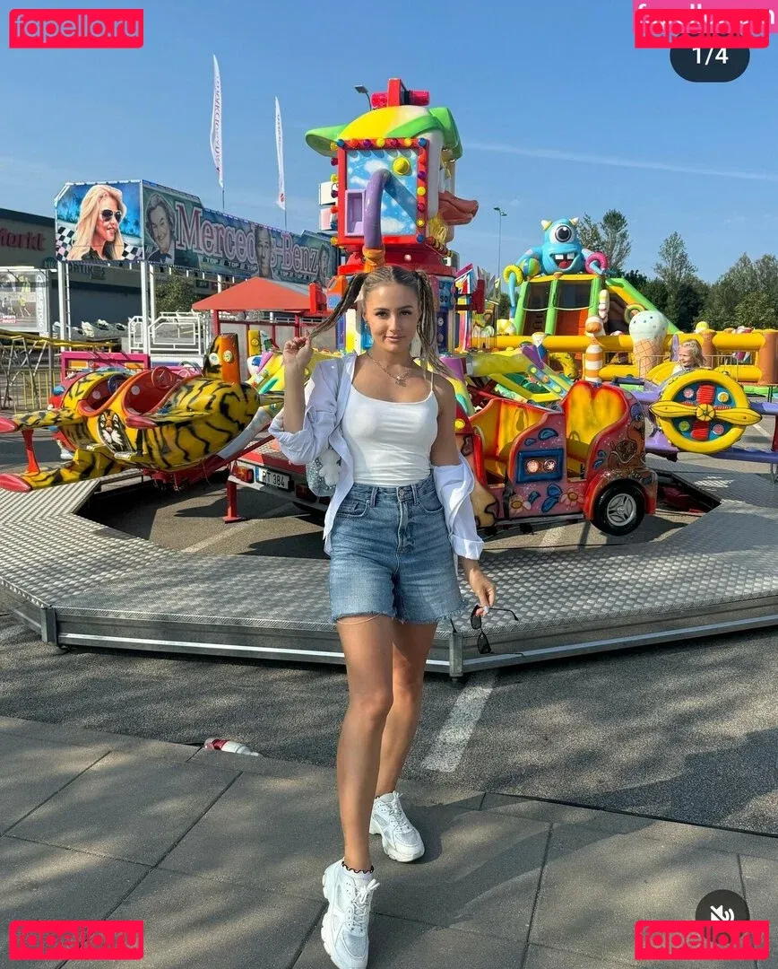 itsSky Onlyfans Photo Gallery 