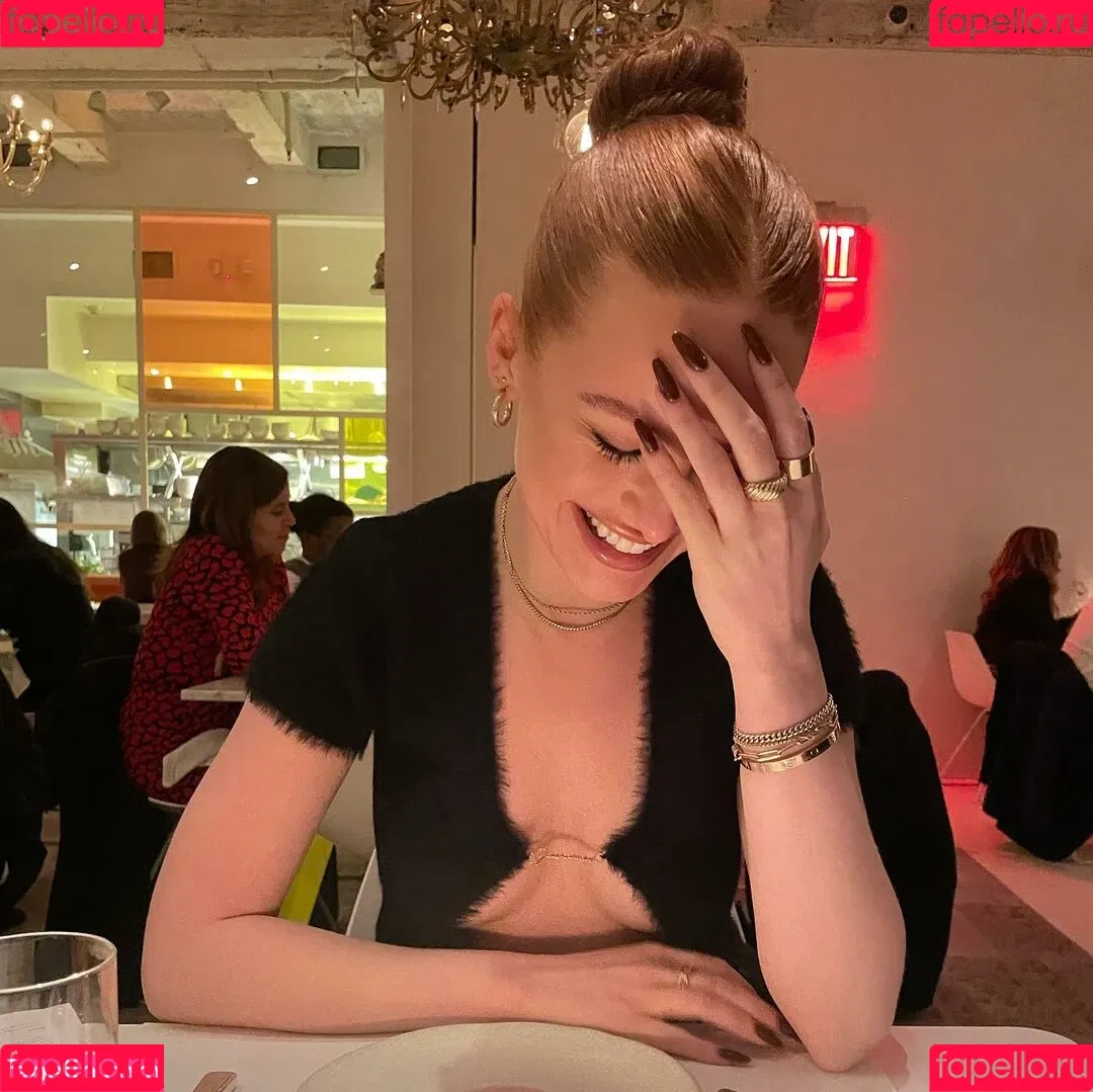 Madelaine Petsch Onlyfans Photo Gallery 