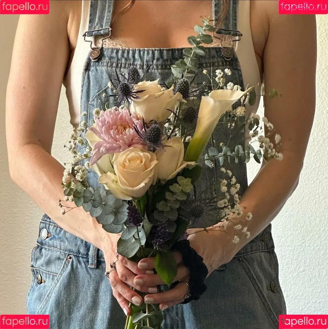 Madelaine Petsch Onlyfans Photo Gallery 