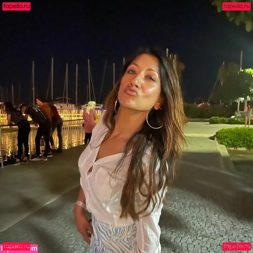 Reshmin Chowdhury Onlyfans Photo Gallery 