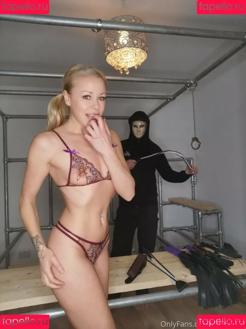 ukcutegirl Onlyfans Photo Gallery 