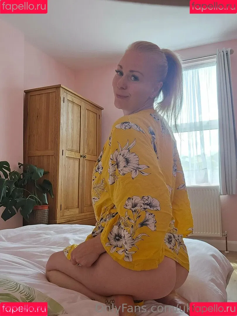 ukcutegirl Onlyfans Photo Gallery 