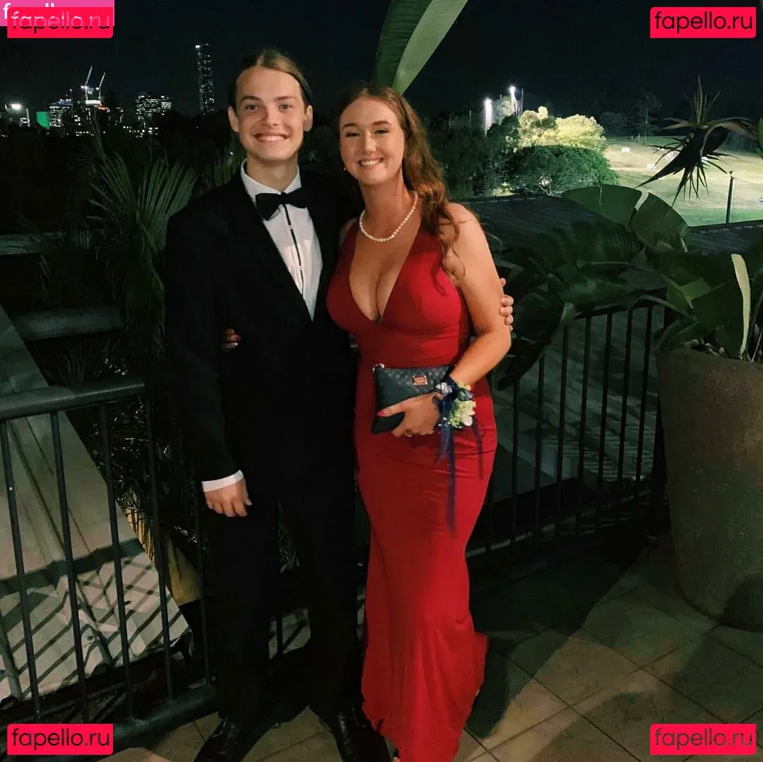 Hayley Aurisch Onlyfans Photo Gallery 