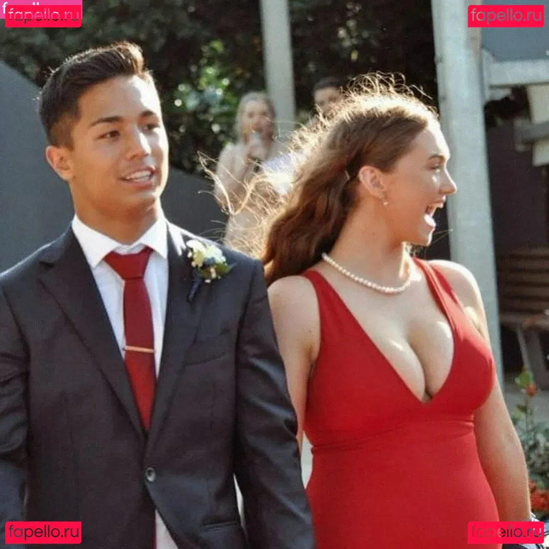 Hayley Aurisch Onlyfans Photo Gallery 