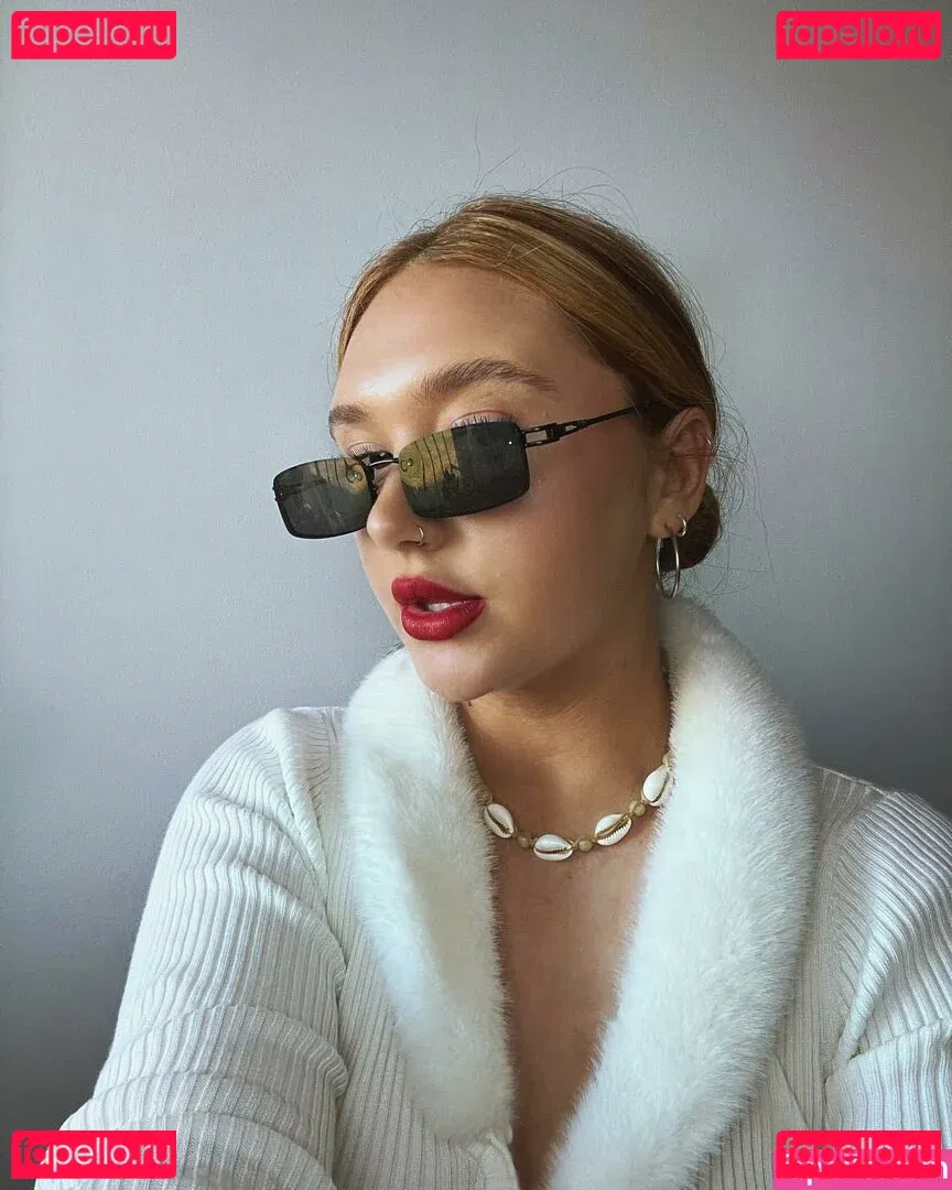 Hayley Aurisch Onlyfans Photo Gallery 