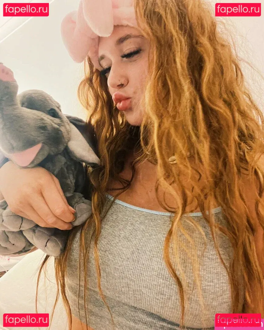 Hayley Aurisch Onlyfans Photo Gallery 