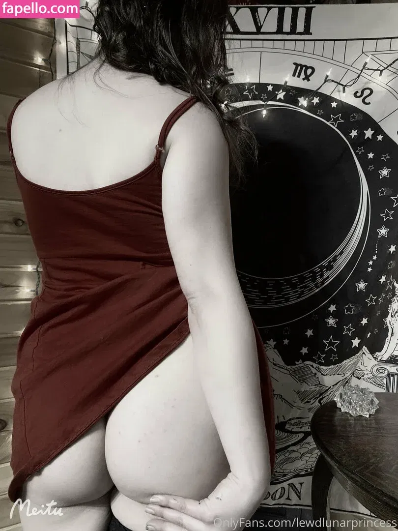 lewdlunarprincess Onlyfans Photo Gallery 