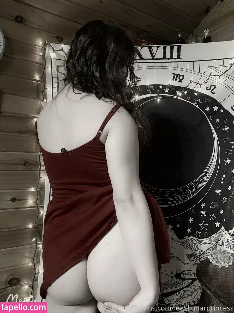 lewdlunarprincess Onlyfans Photo Gallery 