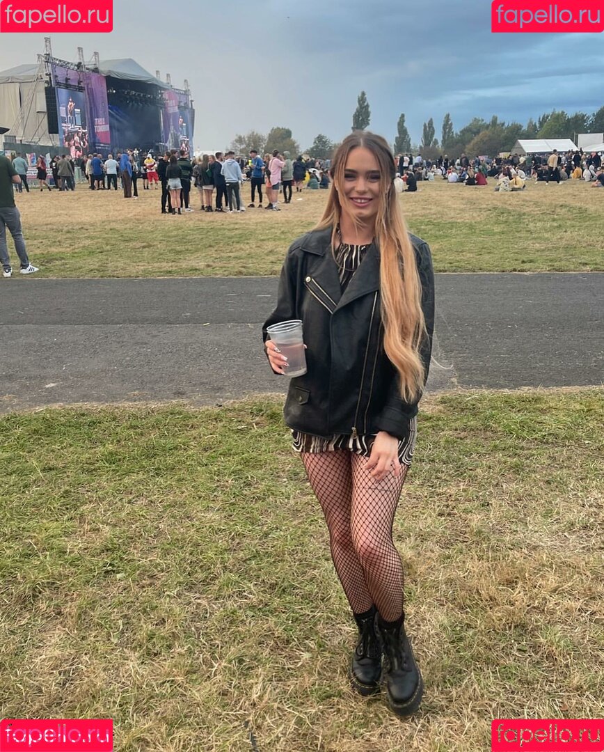 Your Brat Onlyfans Photo Gallery 