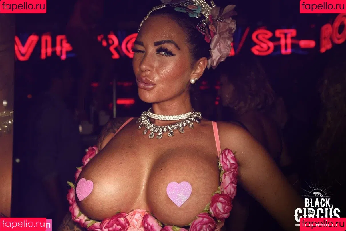 Gogo Stripper Onlyfans Photo Gallery 