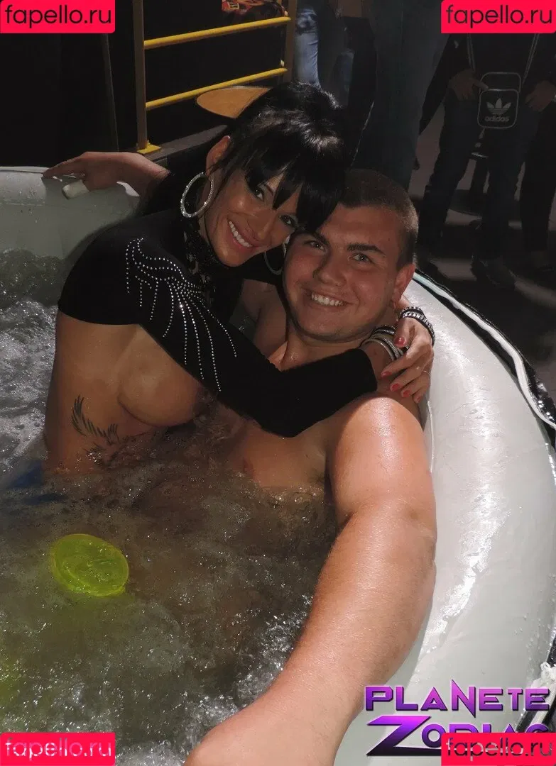 Gogo Stripper Onlyfans Photo Gallery 