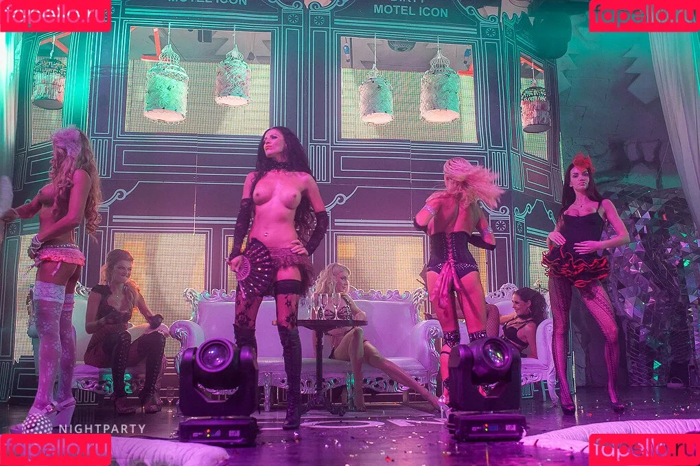 Gogo Stripper Onlyfans Photo Gallery 