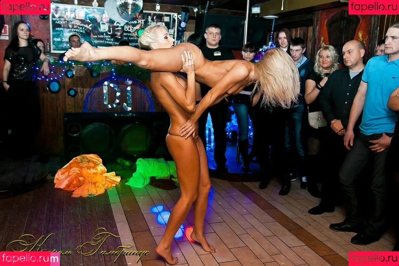 Gogo Stripper Onlyfans Photo Gallery 