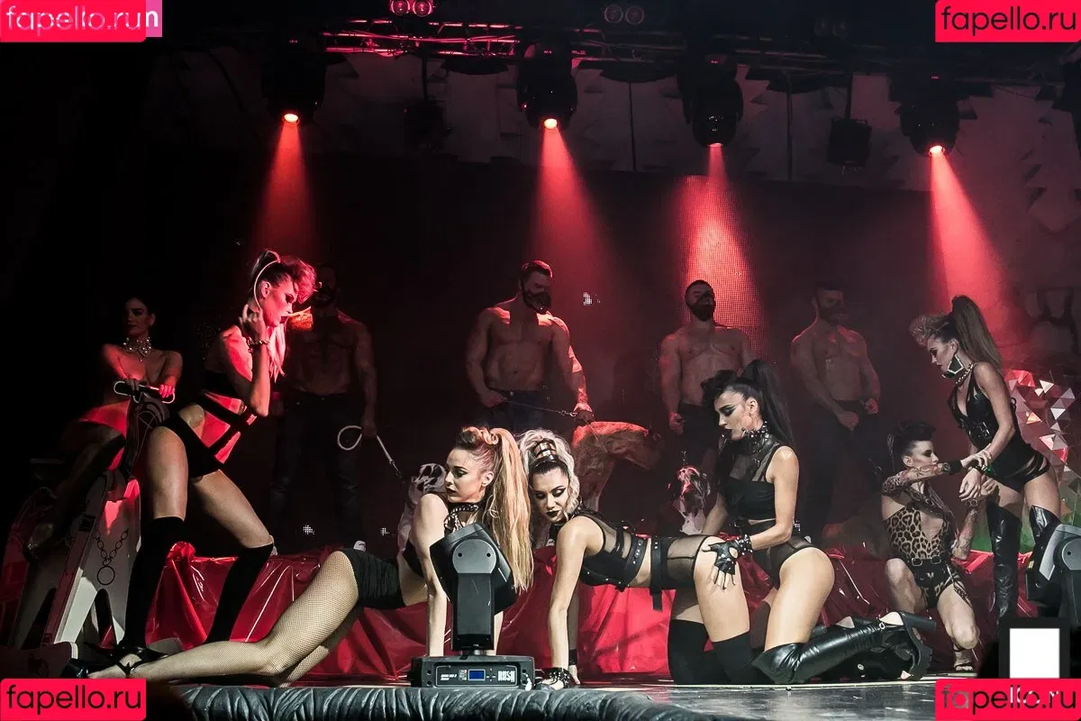 Gogo Stripper Onlyfans Photo Gallery 