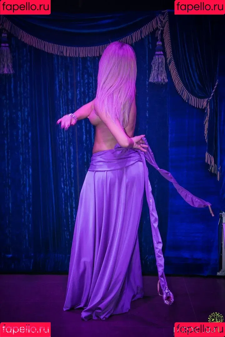 Gogo Stripper Onlyfans Photo Gallery 