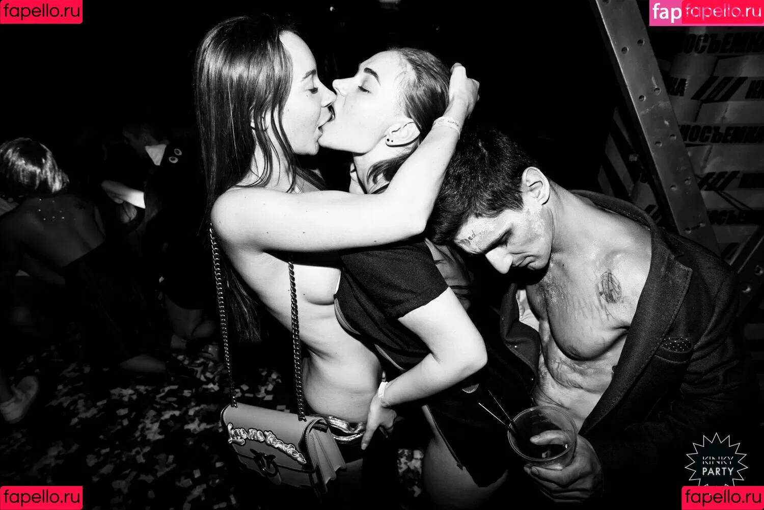 Gogo Stripper Onlyfans Photo Gallery 