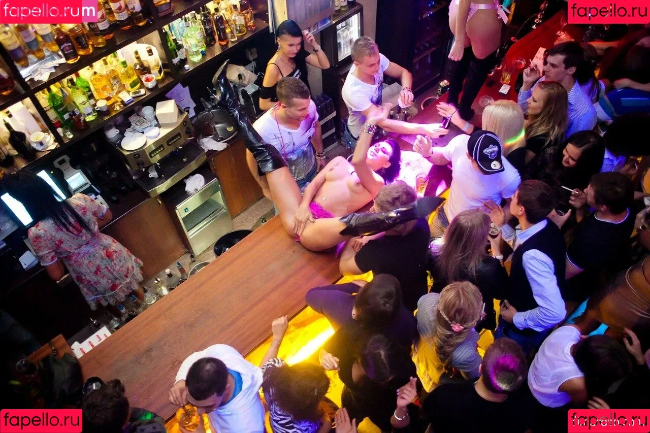 Gogo Stripper Onlyfans Photo Gallery 