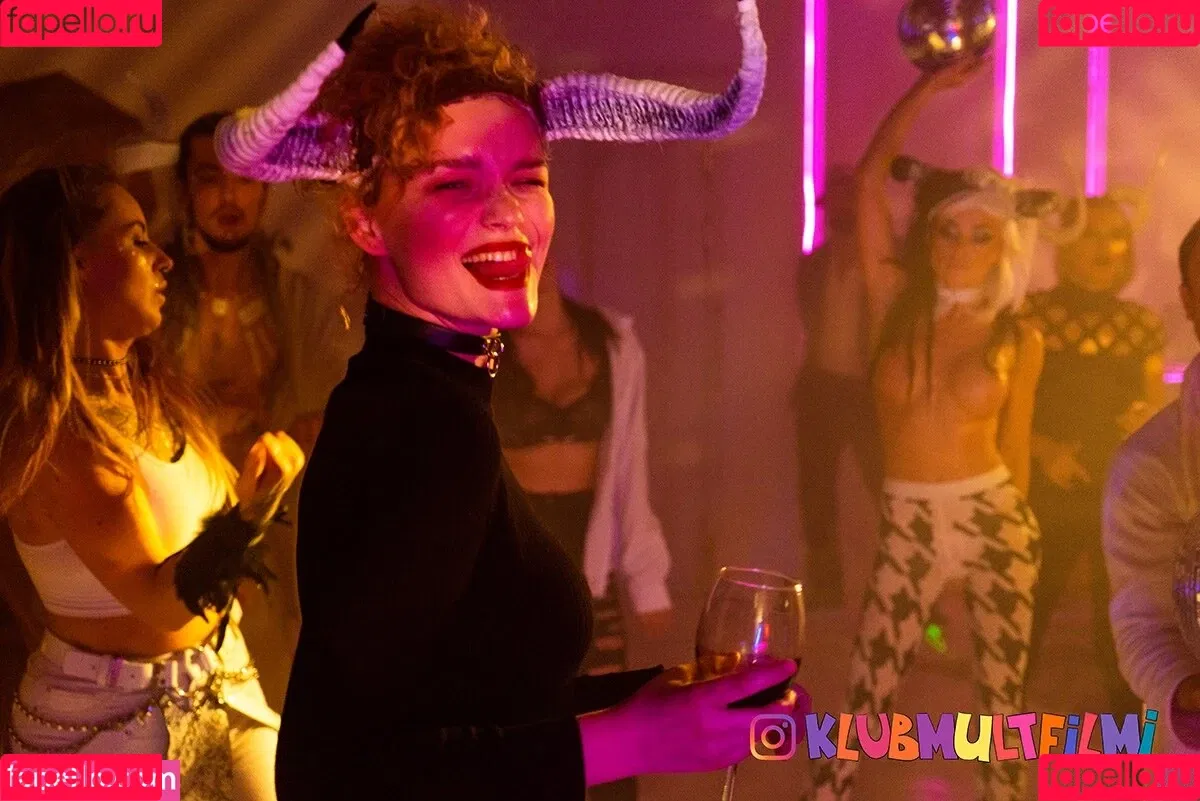 Gogo Stripper Onlyfans Photo Gallery 