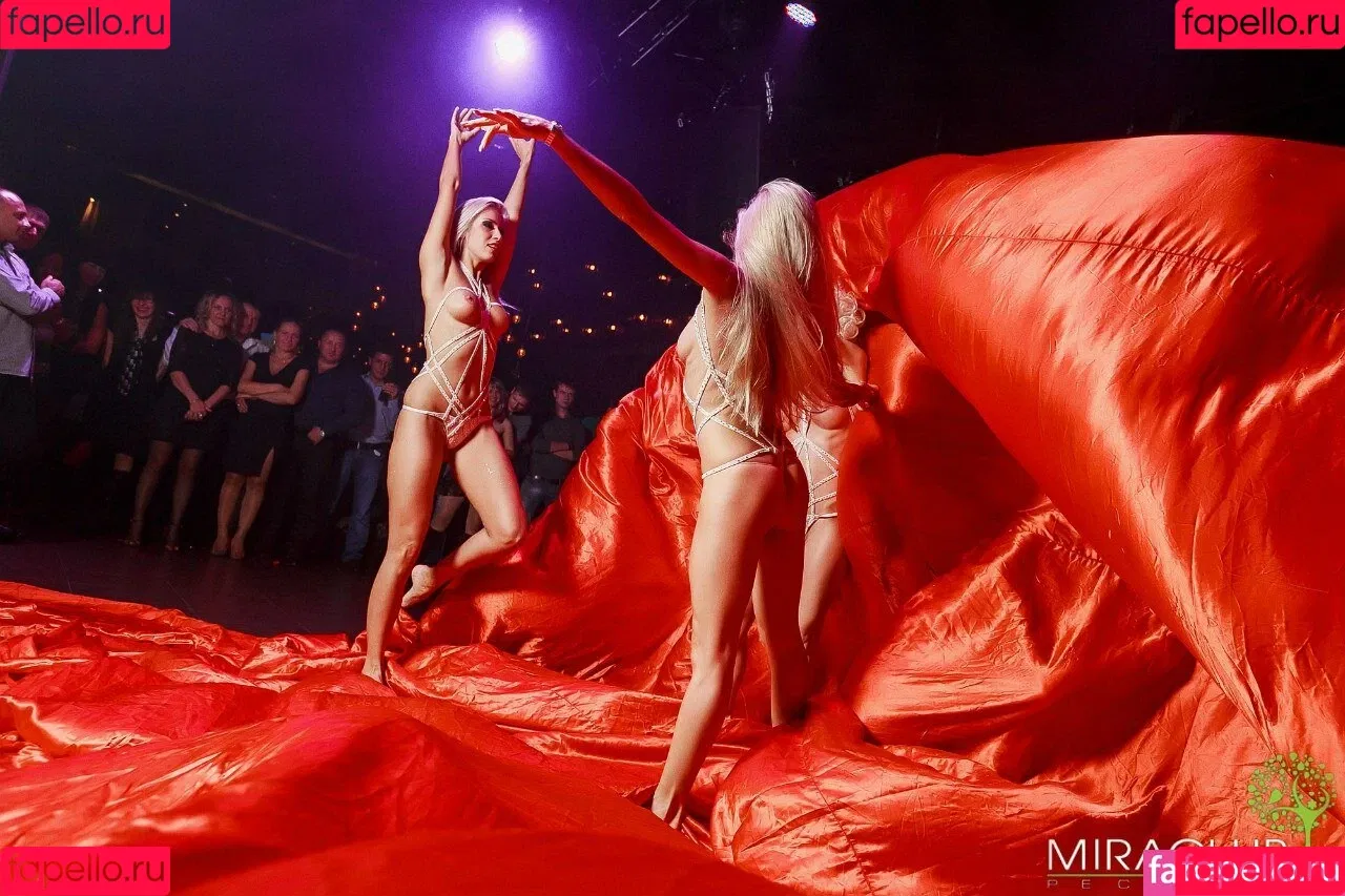 Gogo Stripper Onlyfans Photo Gallery 