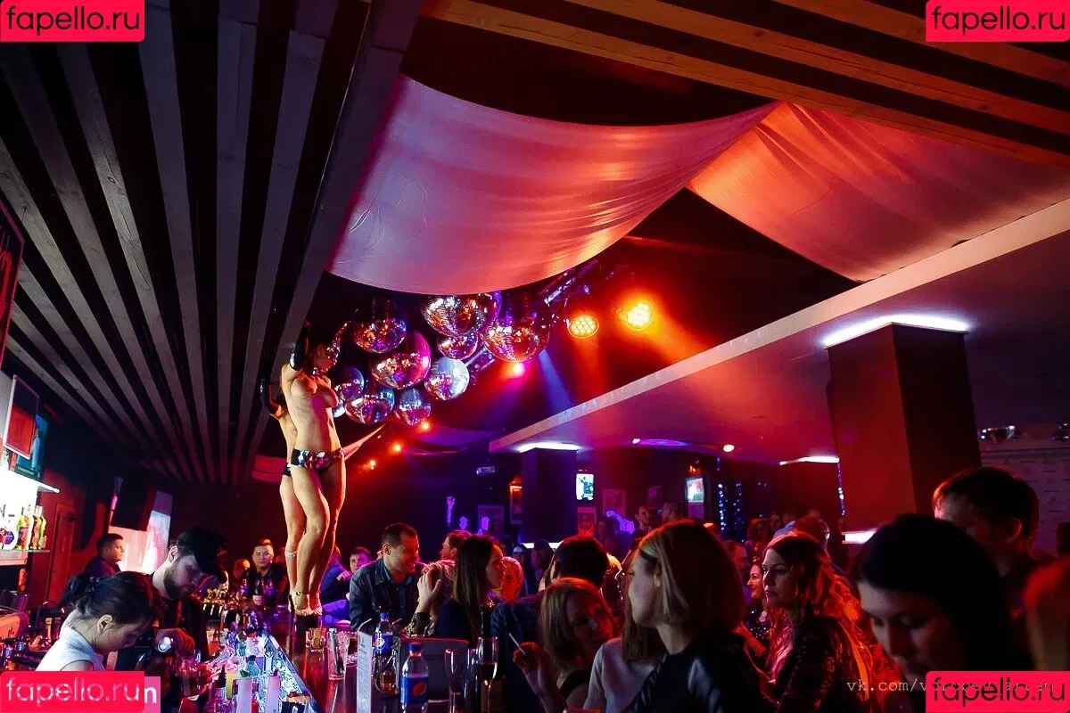 Gogo Stripper Onlyfans Photo Gallery 