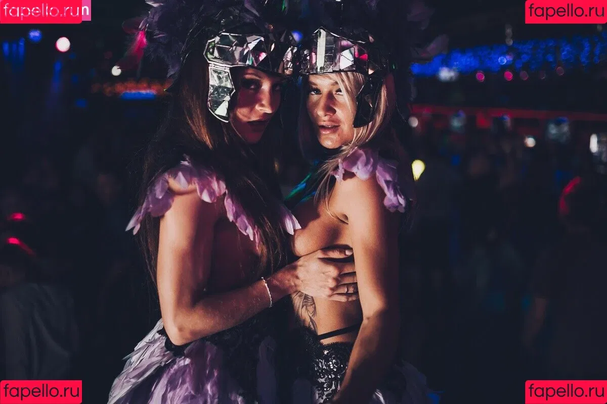 Gogo Stripper Onlyfans Photo Gallery 