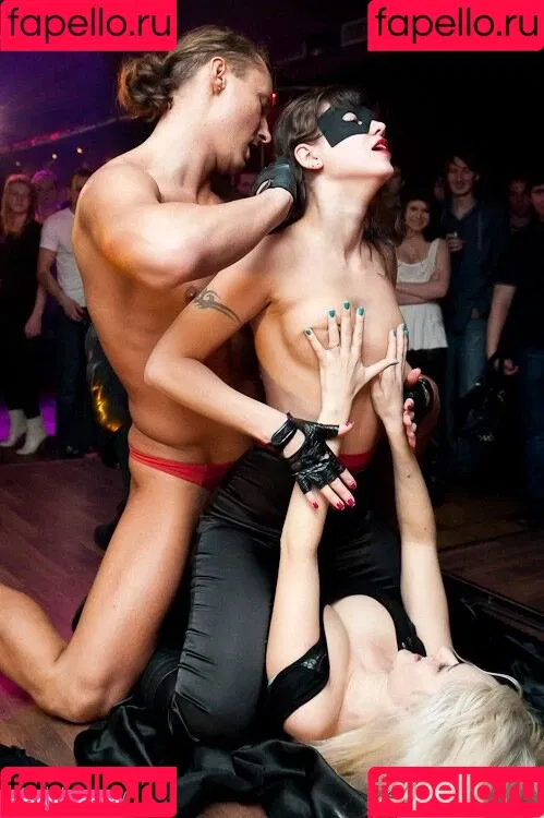 Gogo Stripper Onlyfans Photo Gallery 