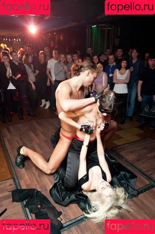 Gogo Stripper Onlyfans Photo Gallery 