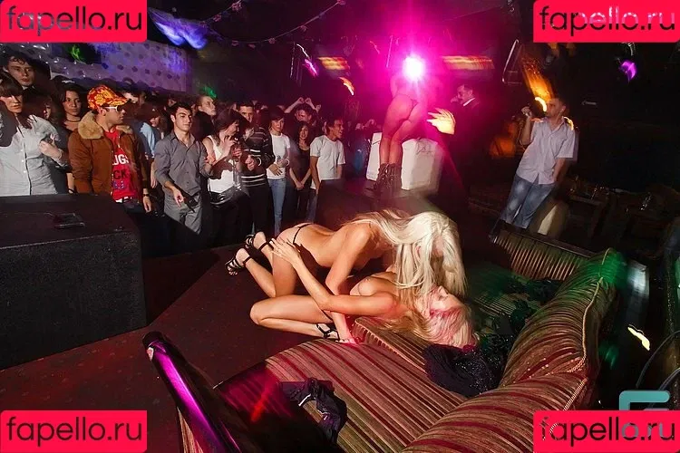 Gogo Stripper Onlyfans Photo Gallery 