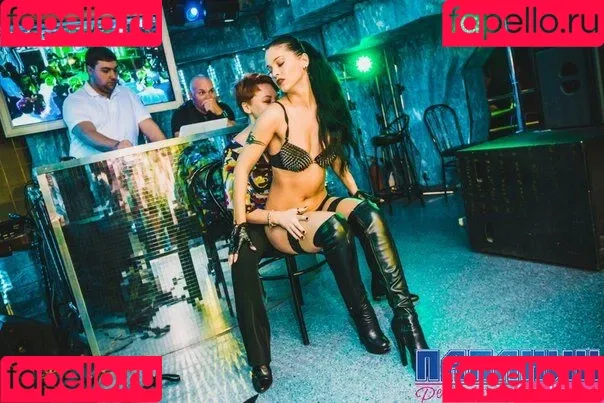 Gogo Stripper Onlyfans Photo Gallery 