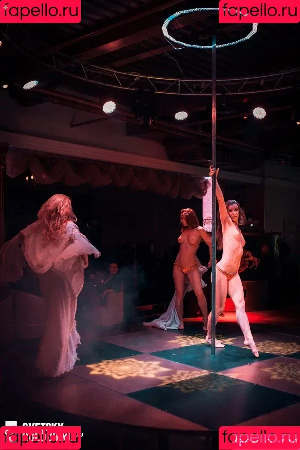 Gogo Stripper Onlyfans Photo Gallery 