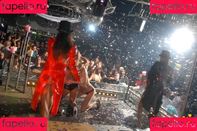 Gogo Stripper Onlyfans Photo Gallery 