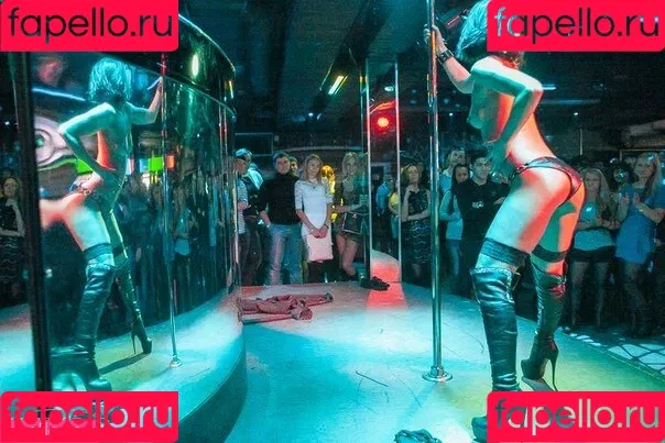 Gogo Stripper Onlyfans Photo Gallery 