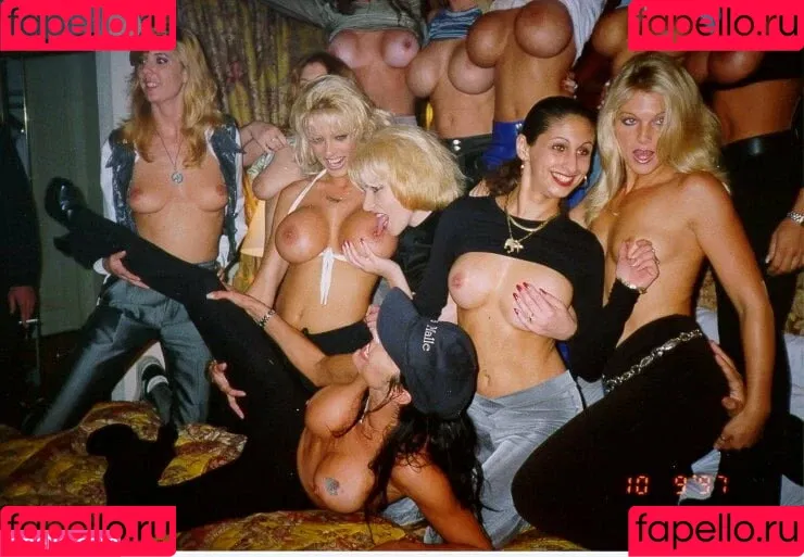Gogo Stripper Onlyfans Photo Gallery 