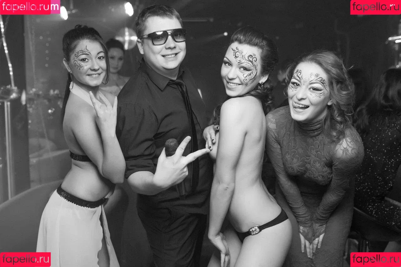 Gogo Stripper Onlyfans Photo Gallery 